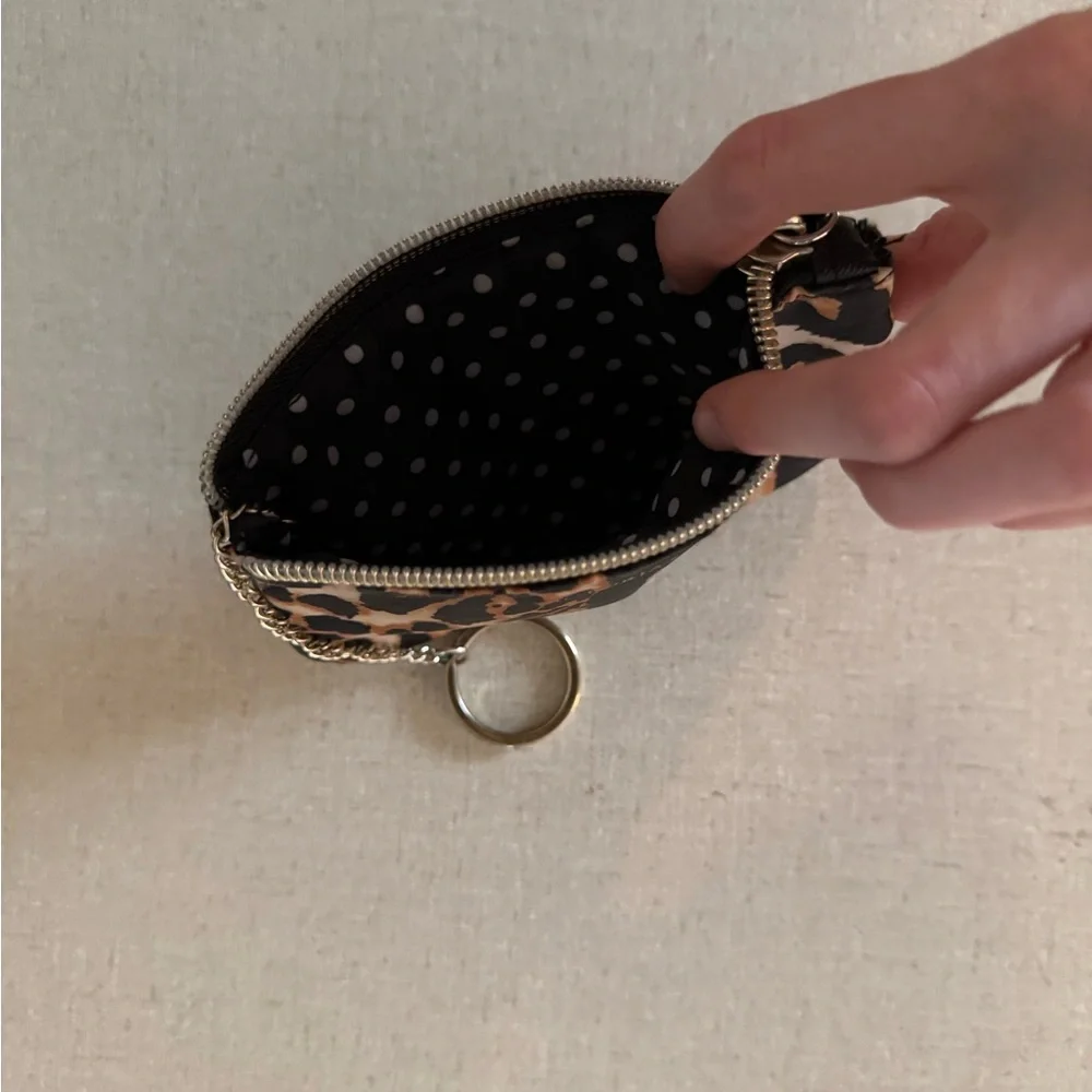 Victoria's Secret Cheetah print change wallet - Picture 4 of 5
